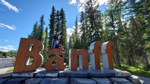 Calgary: 2-Day Banff National Park Highlights Summer Tour