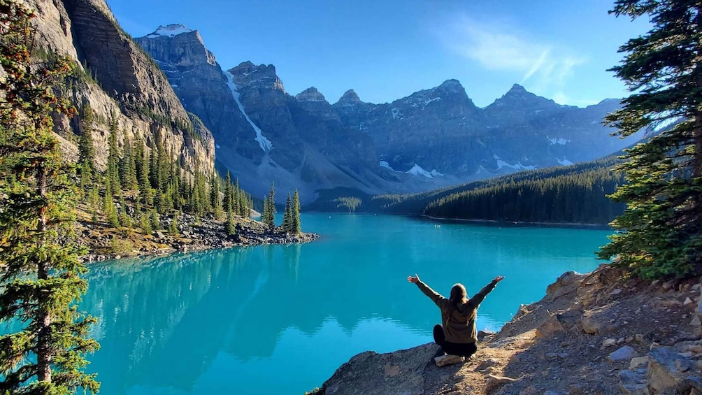 Calgary: 2-Day Banff National Park Highlights Summer Tour