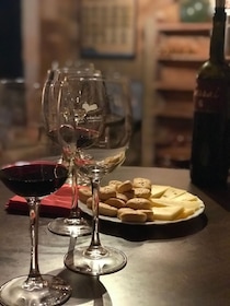 Private tour: Wine and tapas, experience real Mallorca