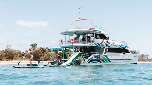 Hervey Bay: Aqua Oasis Cruise