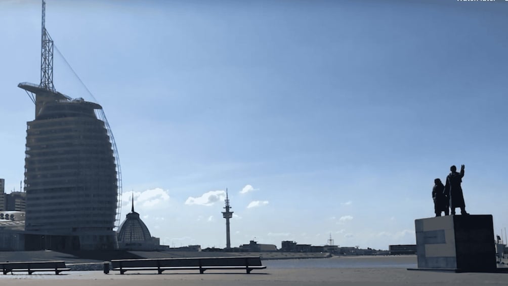 Picture 1 for Activity Bremerhaven: Sailor's yarn, legends and sea walking tour