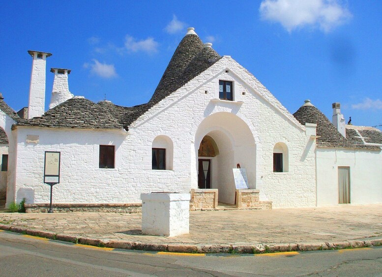 Picture 6 for Activity Alberobello: tour guidato a piedi di 2 ore nei trulli