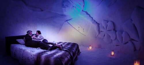 From Rovaniemi: SnowHotel Visit with Ice Restaurant Dinner