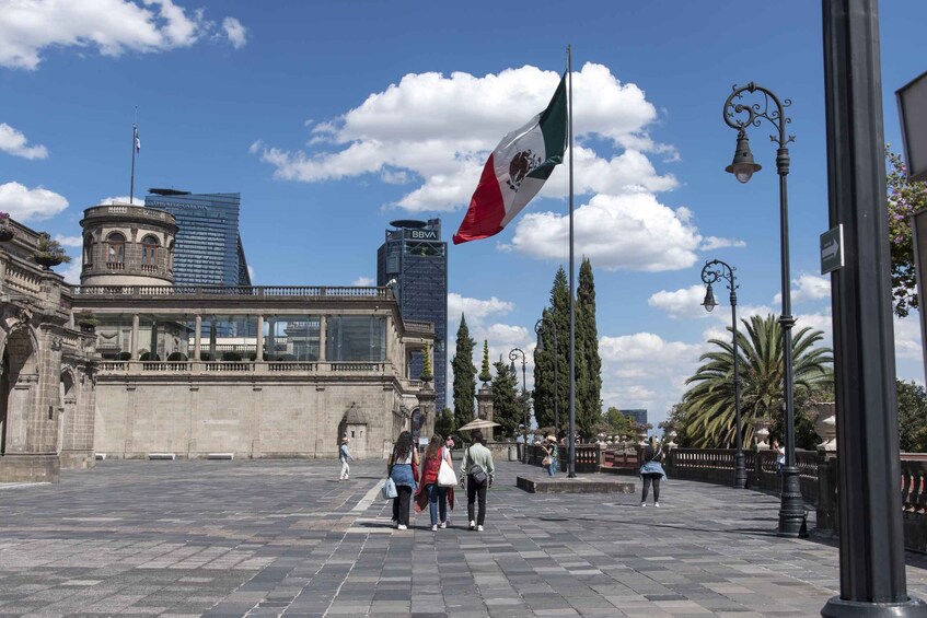 TOUR EXCLUSIVO Castillo de Chapultepec - small groups