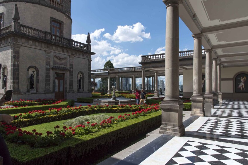 Picture 1 for Activity TOUR EXCLUSIVO Castillo de Chapultepec - small groups