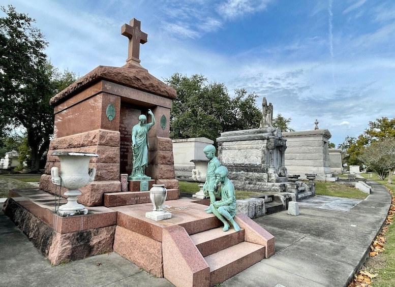 Picture 4 for Activity New Orleans: Millionaire’s Tombs of Metairie Cemetery Tour