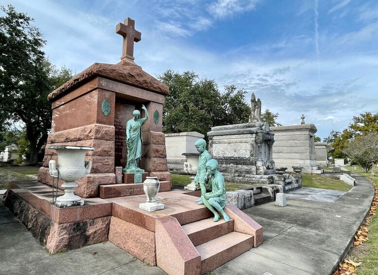 Picture 4 for Activity New Orleans: Millionaire’s Tombs of Metairie Cemetery Tour