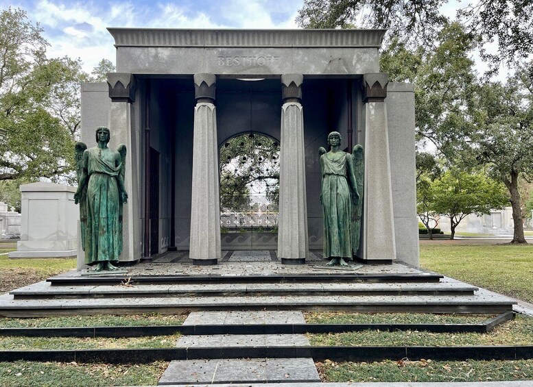 Picture 6 for Activity New Orleans: Millionaire’s Tombs of Metairie Cemetery Tour