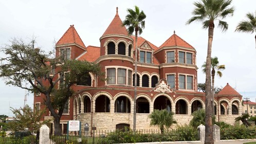 Galveston: Spooky Strand Ghost Walking Tour