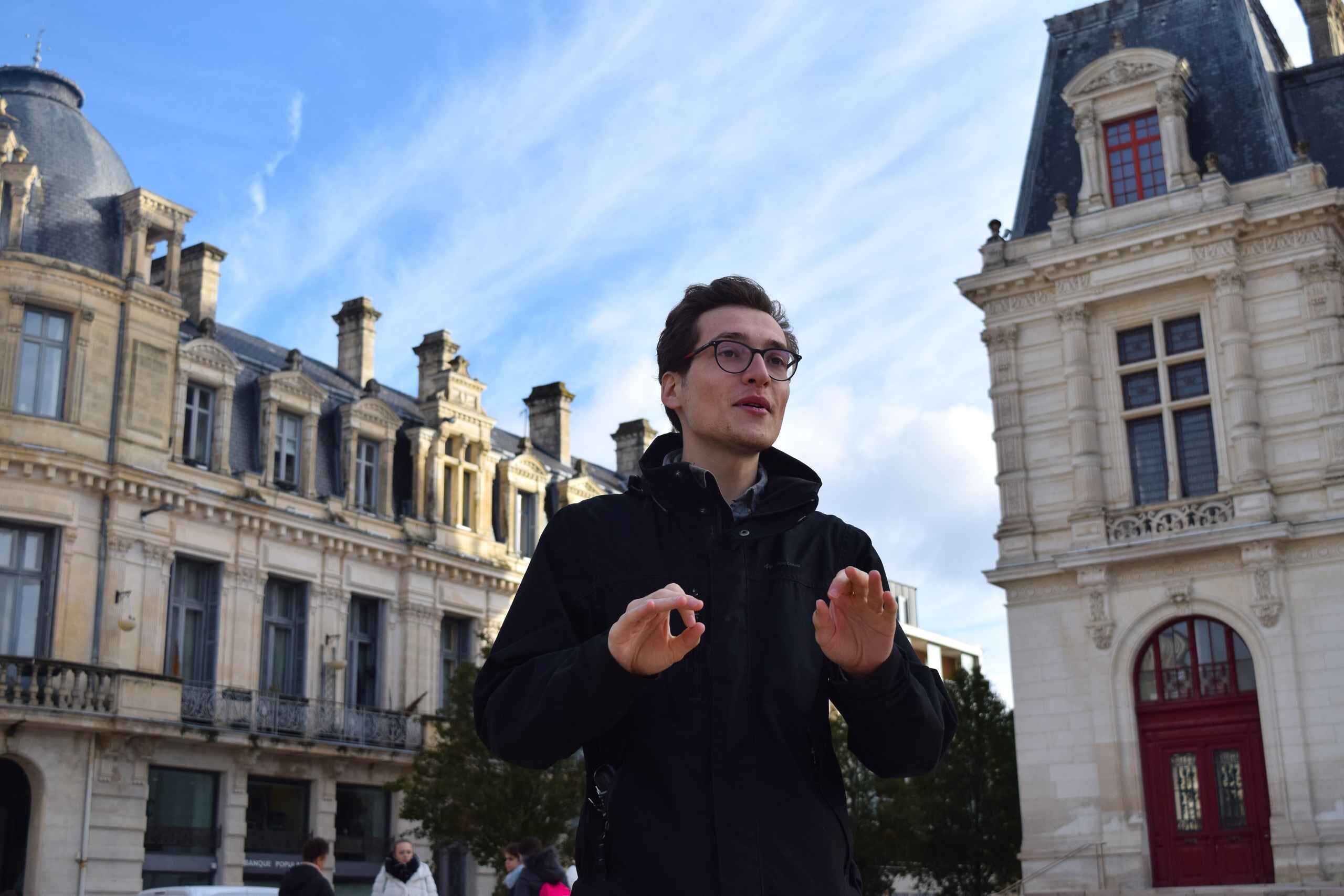 Poitiers: Discover all the City's Heritage in a Walking Tour