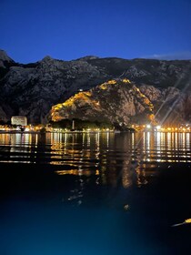 Kotor bij nacht