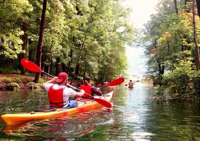 Lago Endine: excursión de medio día en kayak