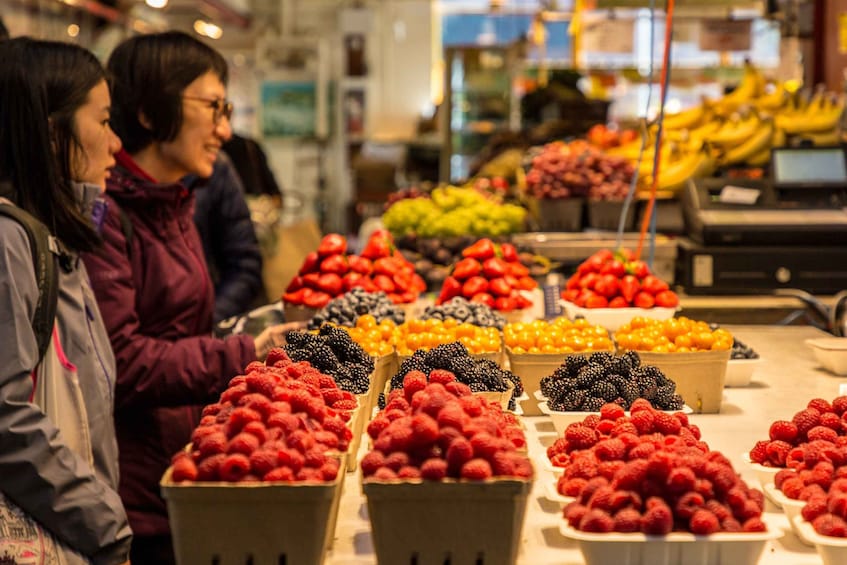 Vancouver: Private Cultural Tour with Pickup & Dimsum Lunch