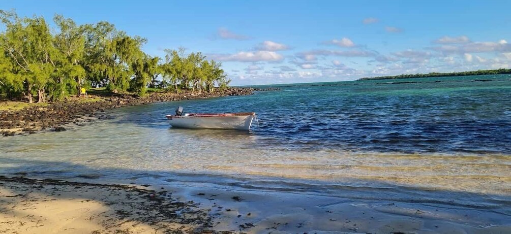 Picture 2 for Activity Ile d'Ambre & Ile Aux Bernaches Fday with Lunch & Snorkeling