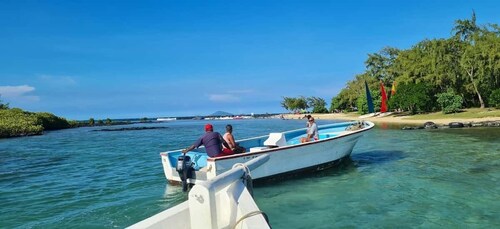 Ile d'Ambre & Ile Aux Bernaches Fday with Lunch & Snorkelling