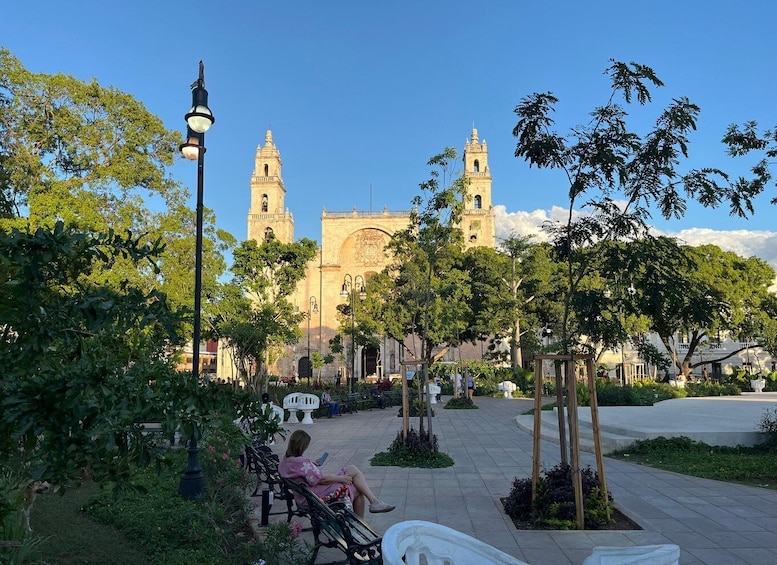 Picture 1 for Activity Merida: Walking Tour Across the Beautiful Historic Center