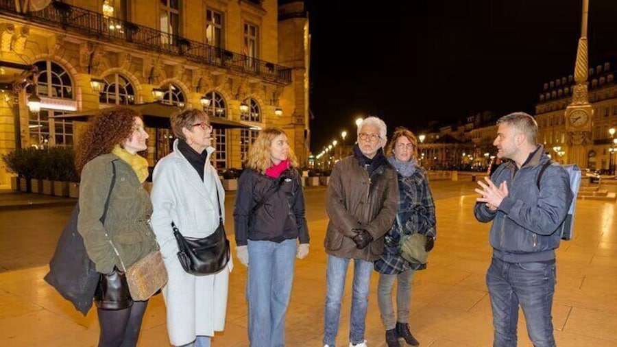 Exclusive ! Discover Vibrant Bordeaux at Night :Night Tour!