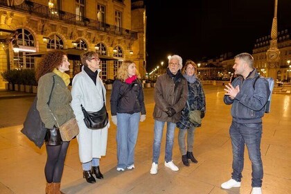 Esclusivo! Scopri la vibrante Bordeaux di notte: tour notturno!