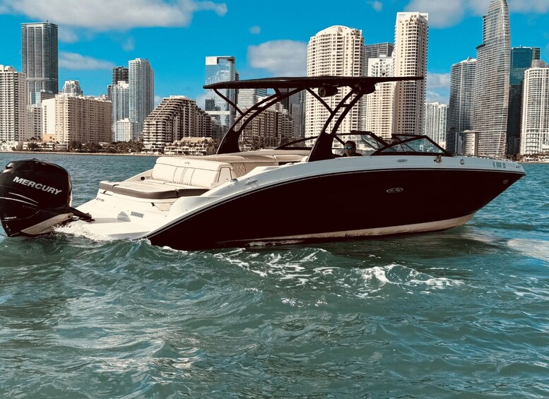 Miami: Private Guided Boat Tour