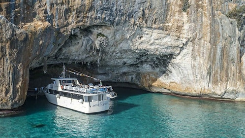 Cala Gonone: Grotta del Bue Marino and Cala Luna Boat Tour