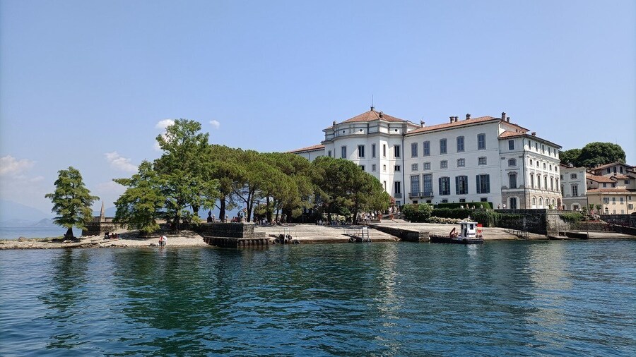 Baveno: Hop-On Hop-Off Boat Tour to 3 Borromean Islands