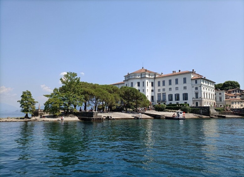 Baveno: Hop-On Hop-Off Boat Tour to 3 Borromean Islands