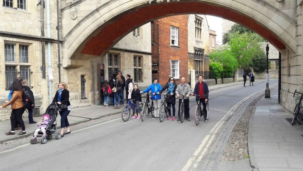Picture 1 for Activity Oxford: Bike Tour with Local Guide