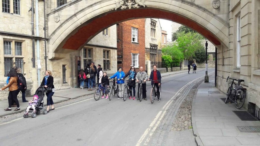 Picture 1 for Activity Oxford: Bike Tour with Local Guide