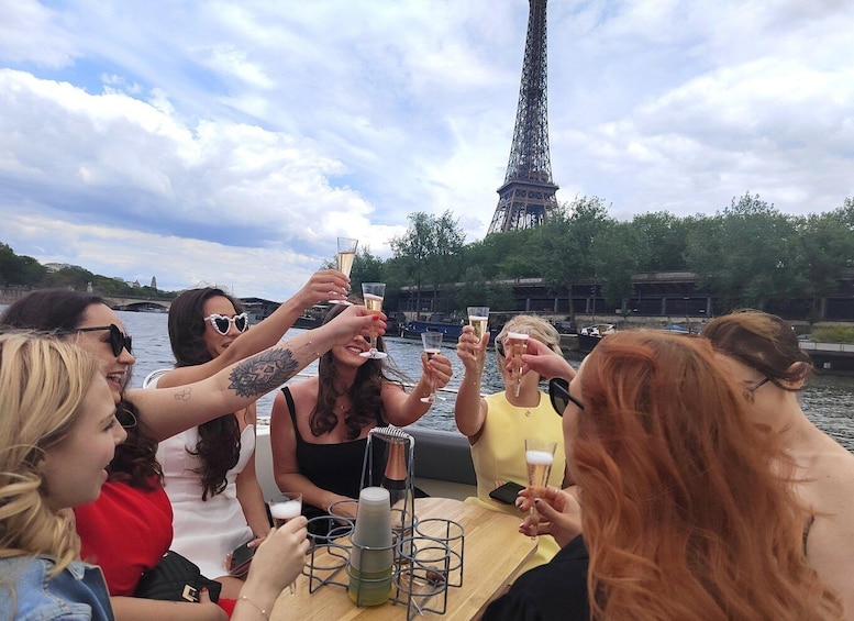 Paris private boat Seine River start near Eiffel Tower