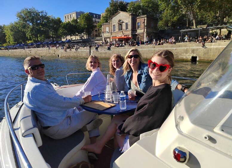 Picture 21 for Activity Paris private boat Seine River start near Eiffel Tower