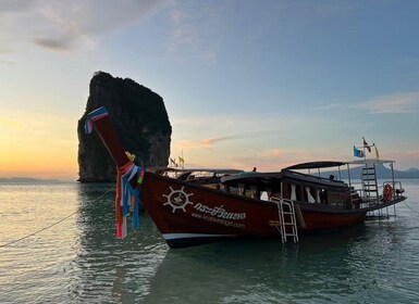 เรือวินเทจหรูส่วนตัวชมพระอาทิตย์ขึ้น 4 เกาะ