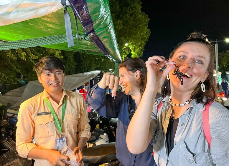 Picture 2 for Activity Siem Reap: Tonle Sap and Kampong Phluk Tour with Street Food