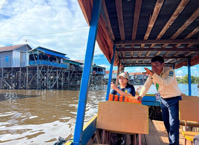 Siem Reap: Tonle Sap and Kampong Phluk Tour with Street Food