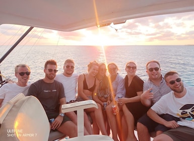 Curazao: paseo en barco al atardecer con aperitivos y bebidas