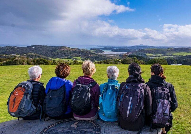 Waiheke Island: Full Day Guided History and Heritage Tour