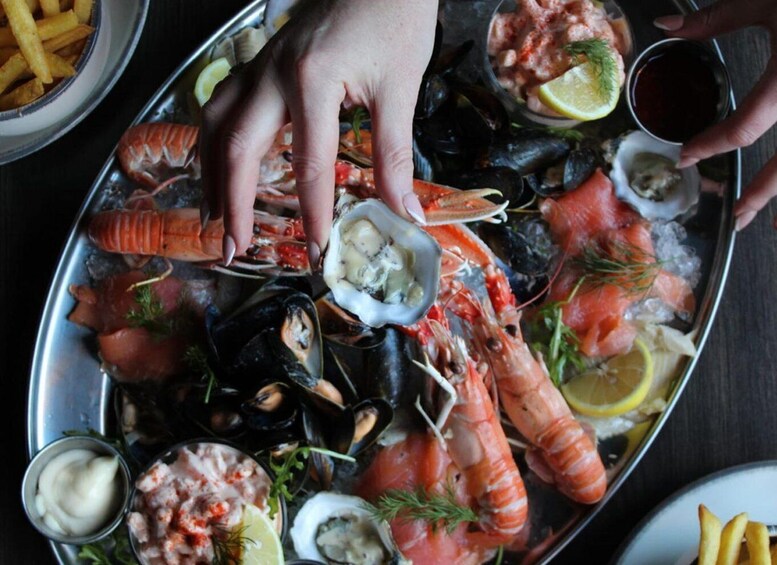 Picture 5 for Activity Glasgow: Luxury Seafood Platter at Scottish Restaurant