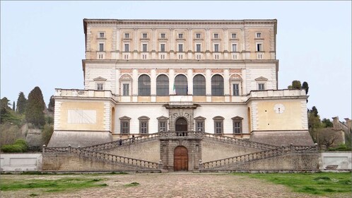 Caprarola: visita guiada privada a Villa Farnese con entrada