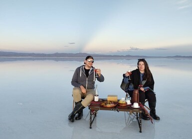 Från La Paz: 2-dagars Uyuni-tur med flyg