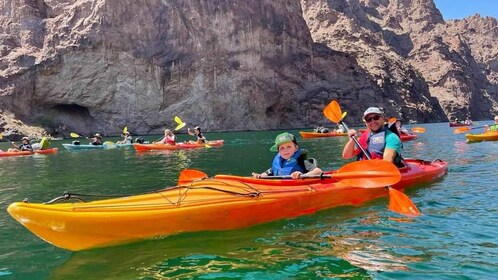 Desde Las Vegas Alquiler de Kayak con Lanzadera a la Cueva Esmeralda