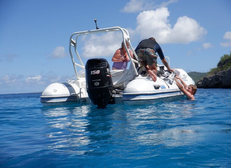 Picture 4 for Activity Curacao Speedboat, Beach, Blue Room and Snorkel Adventure