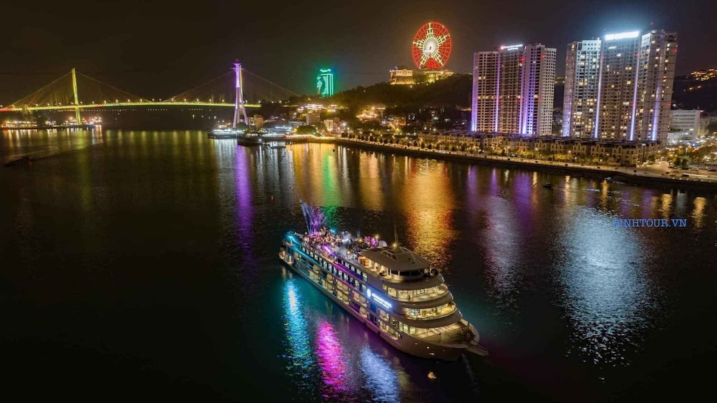 Saigon River Dinner on Cruise with Buffet and live music