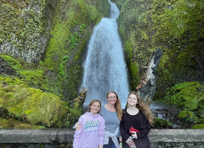 Picture 6 for Activity Multnomah Falls: Gorge-ous Sunset Waterfall Tour (3.5 hours)