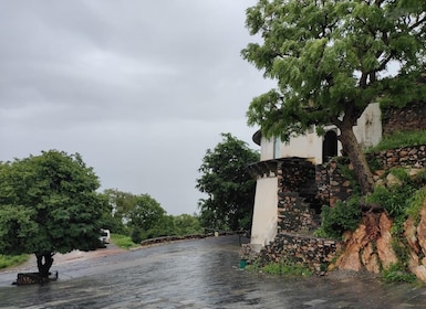 Monsoon Palace (Sajjangarh) E-bike Trail