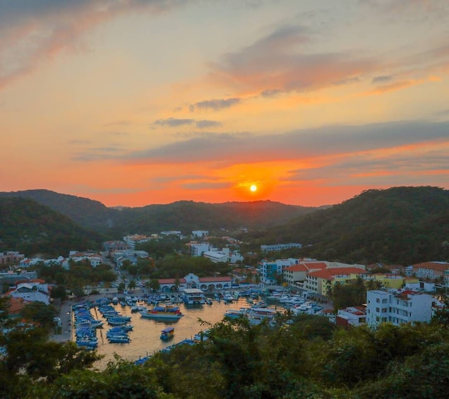 Picture 4 for Activity La Crucecita: Huatulco Guided City Tour and Sunset Viewing