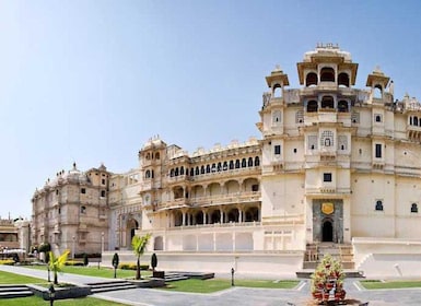 Udaipur & Mount Abu Tour 4 Night 5 Days By Car & Driver