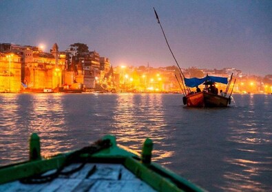 Varanasi: Mystik-Tour mit Bootsfahrt & Ganga Aarti