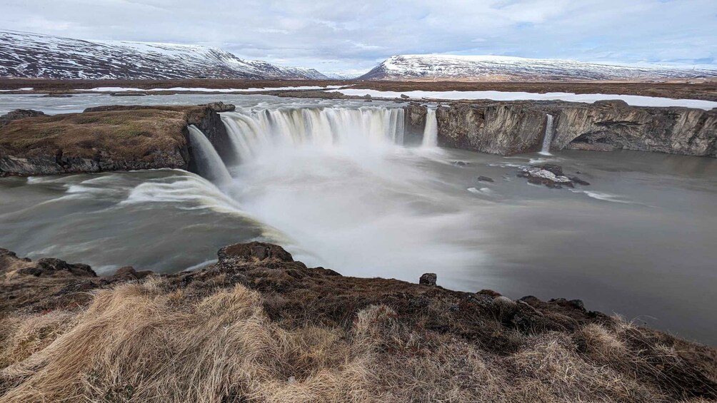 Akureyri: Goðafoss, Laufas & The Christmas House Combo Tour