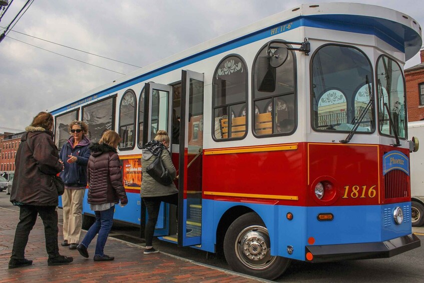 Picture 2 for Activity Portland: Trolley City Tour with Portland Head Light Stop