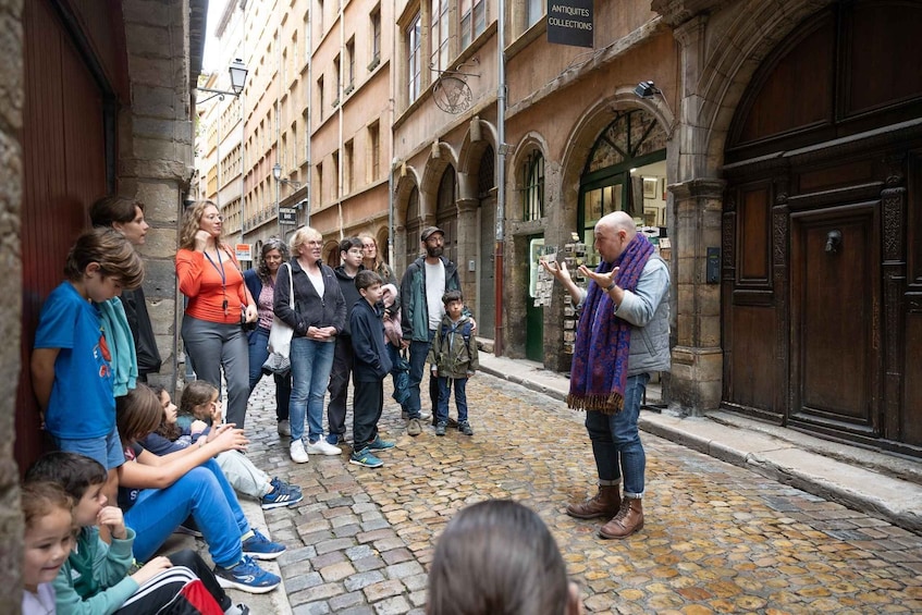 Picture 3 for Activity Storytelling tour of the Vieux-Lyon for children in French