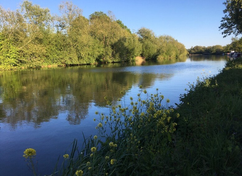 Picture 1 for Activity Oxford: Sightseeing Boat Cruise with Prosecco